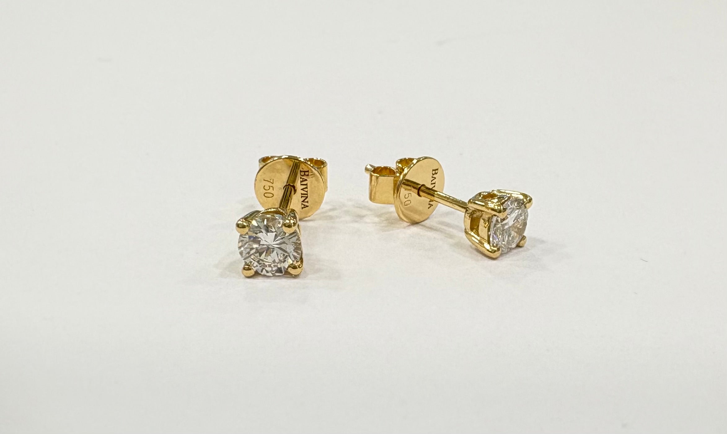 18K yellow gold earring studs