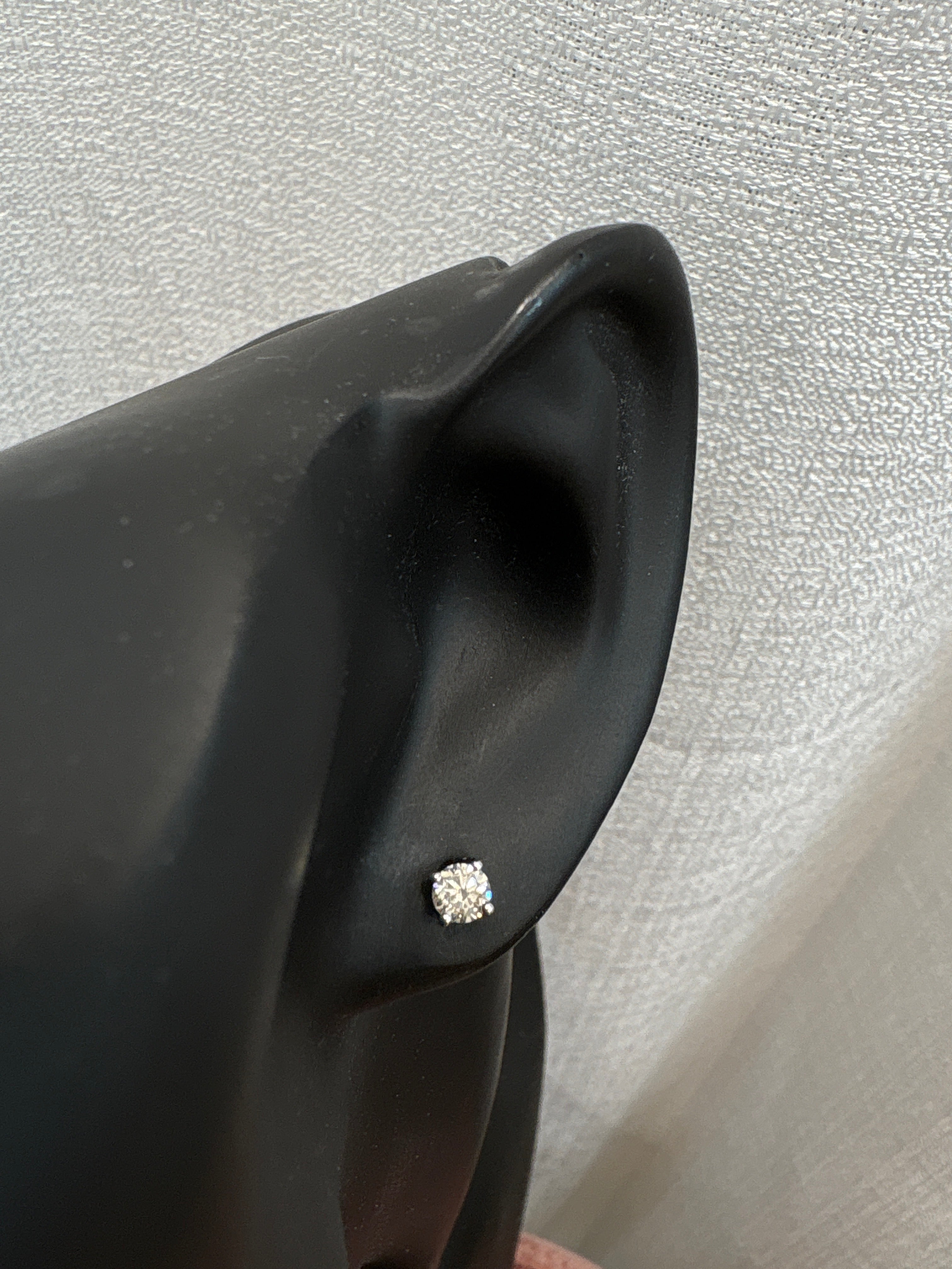 18K white gold earring studs