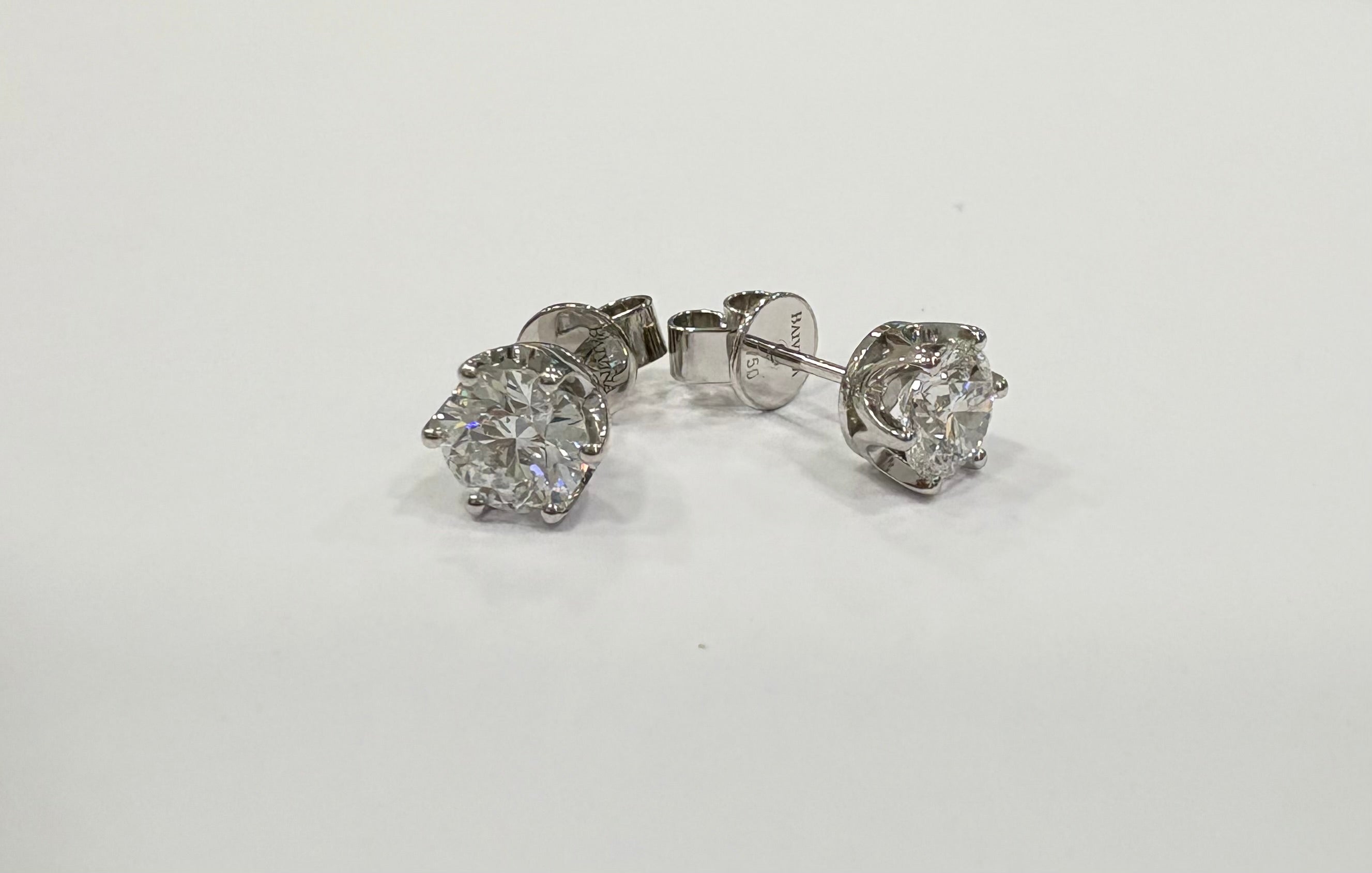 18K white gold earring studs