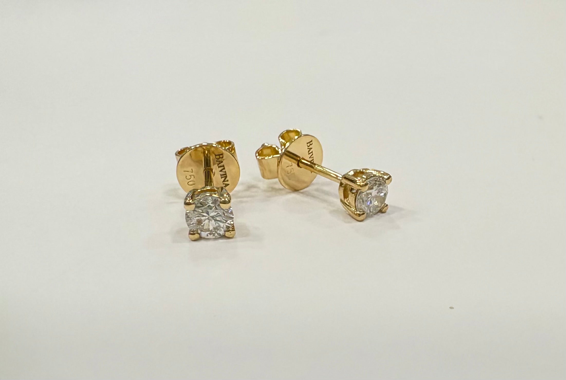 18K yellow gold earring studs
