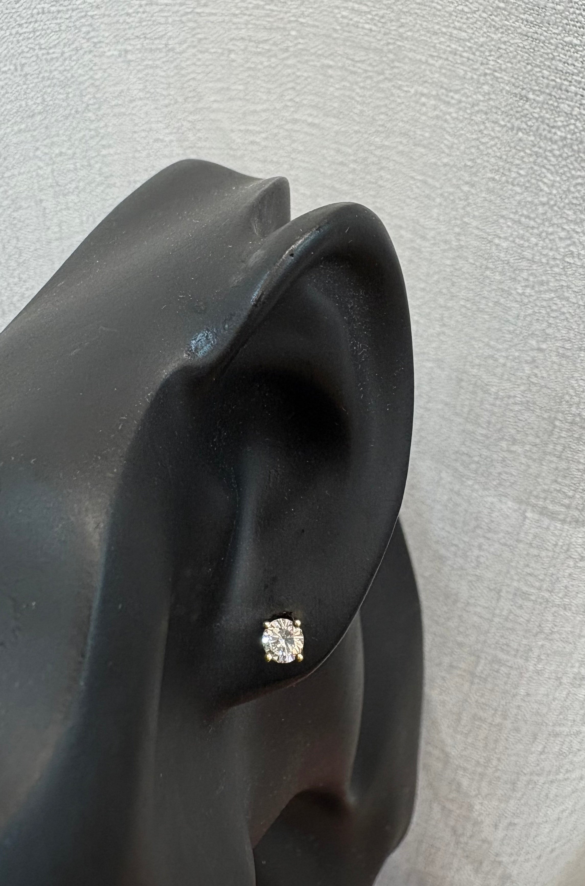 18K yellow gold earring studs