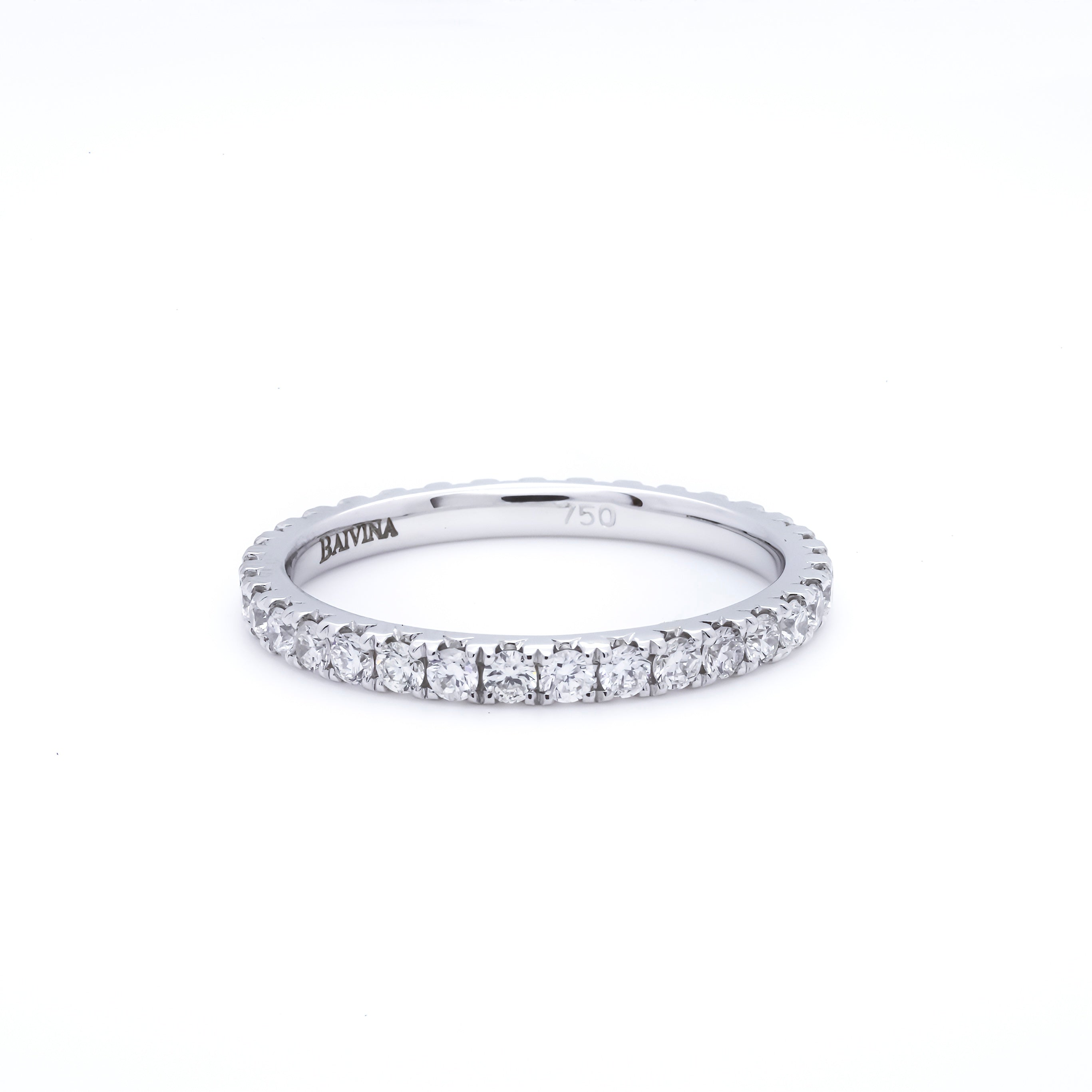 RING | 18K White Gold Diamond Ring with 32 Sparkling Diamonds