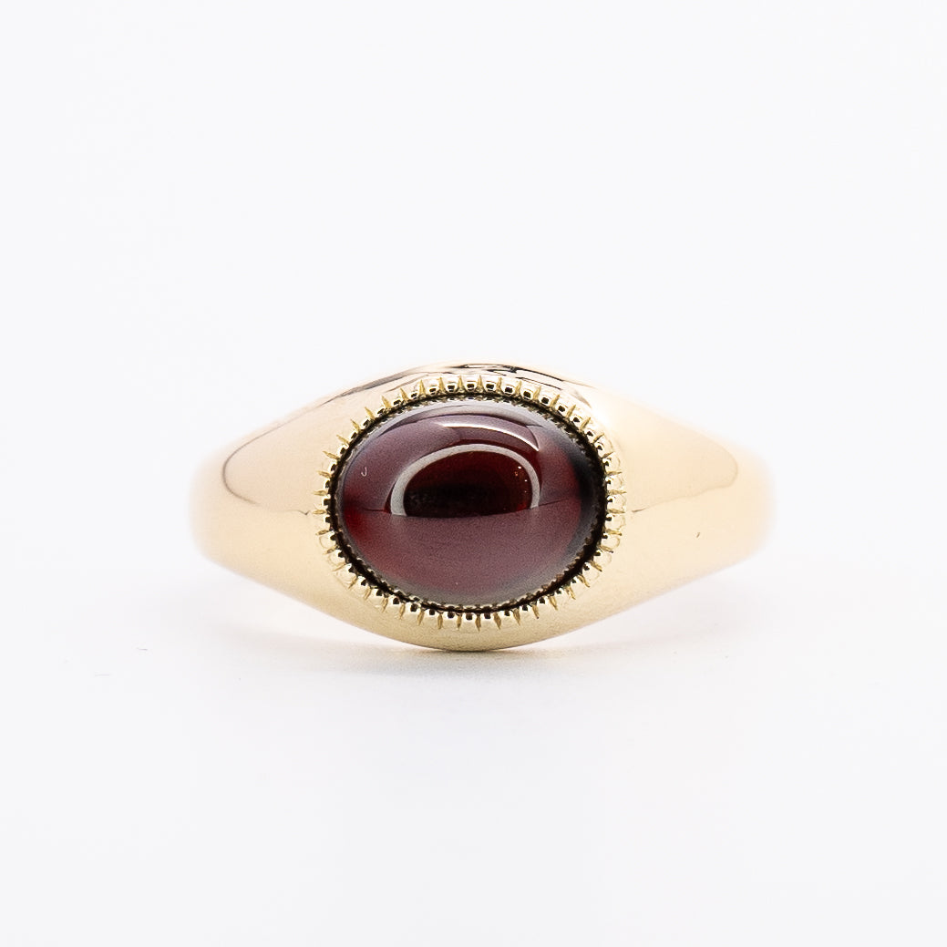 Garnet Ring | 9 Karat Yellow Gold | Red Garnet
