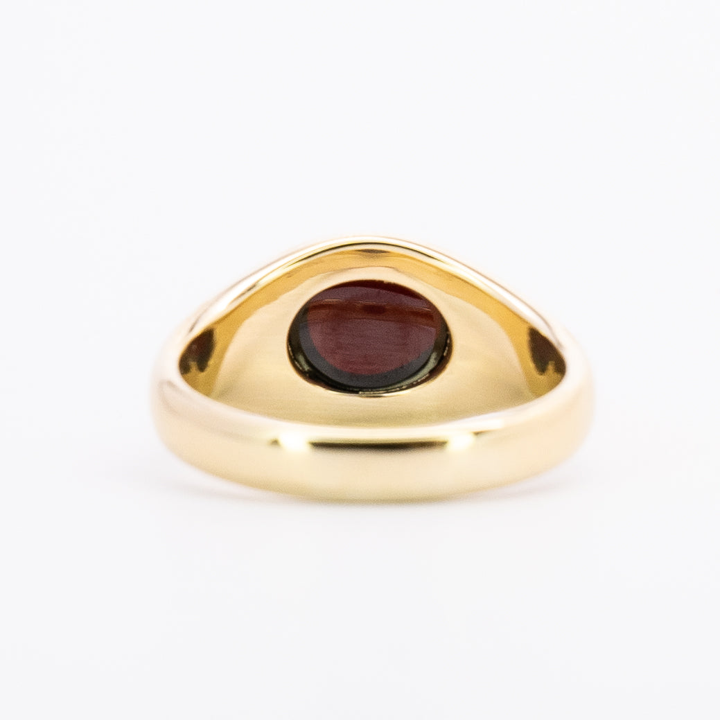 Garnet Ring | 9 Karat Yellow Gold | Red Garnet
