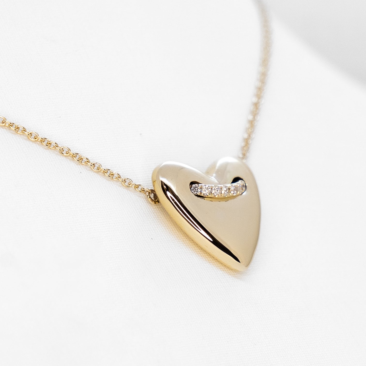 Necklace | Heart Pendant | Natural Diamonds | 9 Karat Yellow Gold