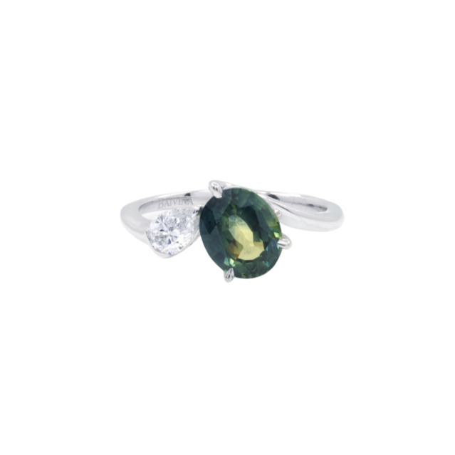 RING | 18K White Gold Diamond and Green Sapphire Ring - Baivina Jewellers