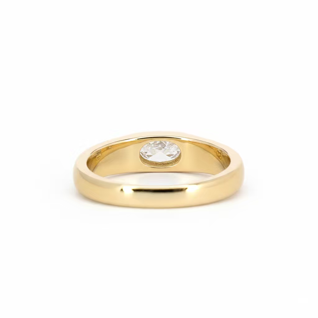 Signet Ring | 9 Karat Yellow Gold | Lab-created Diamond | Oval 0.45ct