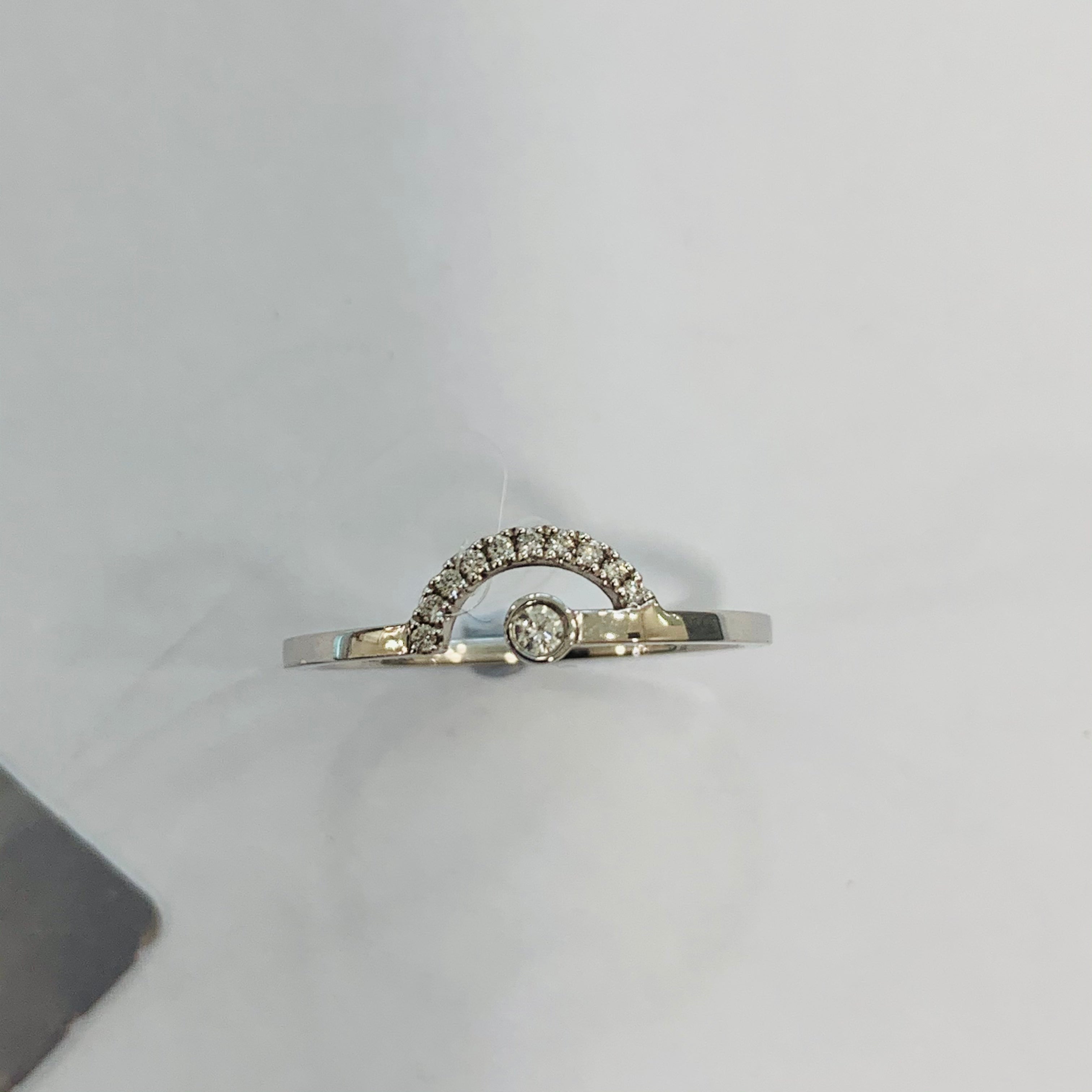 9K White Gold Diamonds Ring