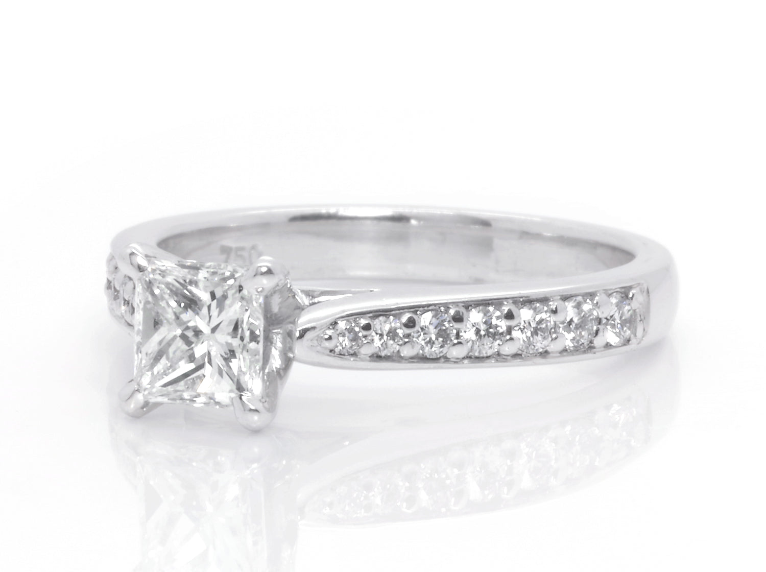RING | 18K White Gold Solitaire Princess Diamond Ring